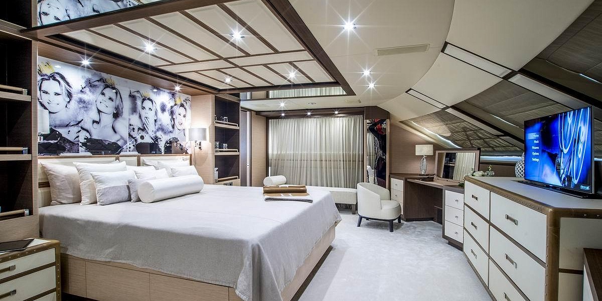 Аренда яхты Benetti Crystal 140 - NELA (Soy Amor) во Франции